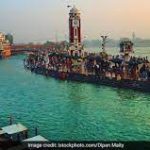 वसंत पंचमी: हरिद्वार में गंगा स्नान करने घाटों पर उमड़ी श्रद्धालुओं की भीड़, देव डोलियों ने भी किया स्नान