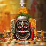 बाबा महाकाल के मस्तक पर नजर आया करवा चौथ का चांद, आज बाबा महाकाल का हुआ दिव्य शृंगार