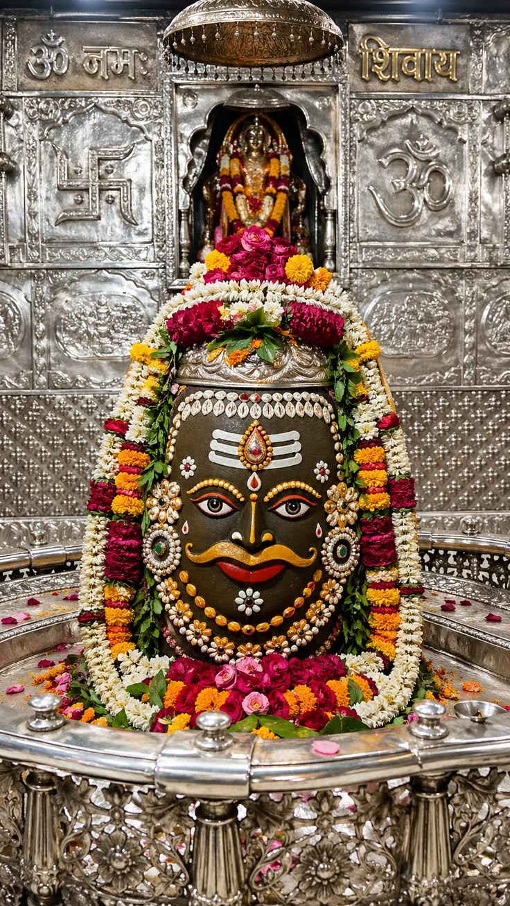 महाकाल की भस्म आरती में उमड़ी श्रद्धा, मंदिर में भक्तिमय हुआ माहौल