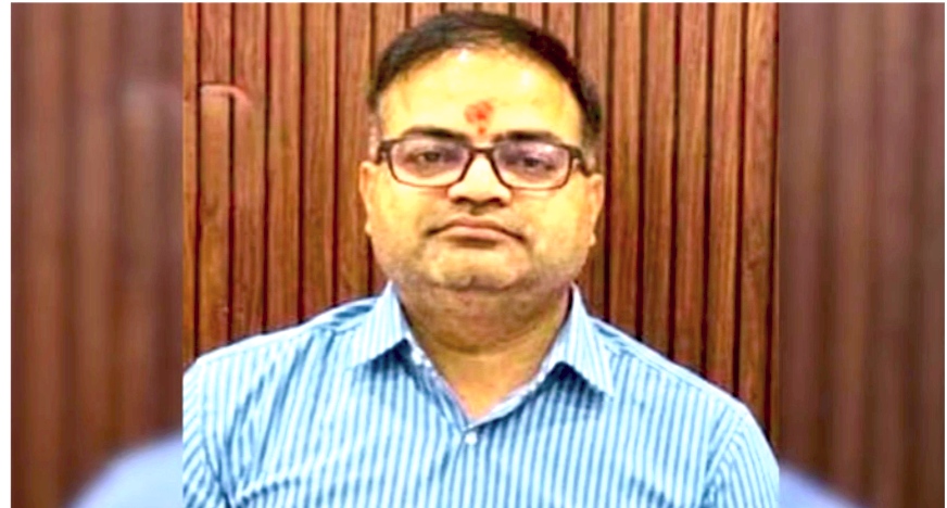 विश्वनाथ मंदिर के नए सीईओ बने सत्यम: महाकुंभ के बाद हुए थे सम्मानित, आप नेता का कार्यक्रम रोका था; हुई थी बहस
