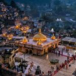 ज्वालामुखी मंदिर पहुंचे महामंडलेश्वर, मां ज्वाला के किए दर्शन